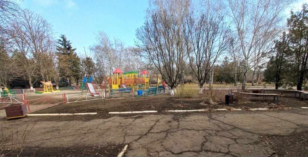 МБУ "Степнянский ДК ". марта , сотрудники Дома культуры и сельской библиотеки приняли участие в республиканском субботнике! Приведя в порядок прилегающую территорию Дома культуры, активно участвовали в уборке центра... МБУ "Степнянский ДК ". марта , сотрудники Дома культуры и сельской библиотеки приняли участие в республиканском субботнике! Приведя в порядок прилегающую территорию Дома культуры, активно участвовали в уборке центра...