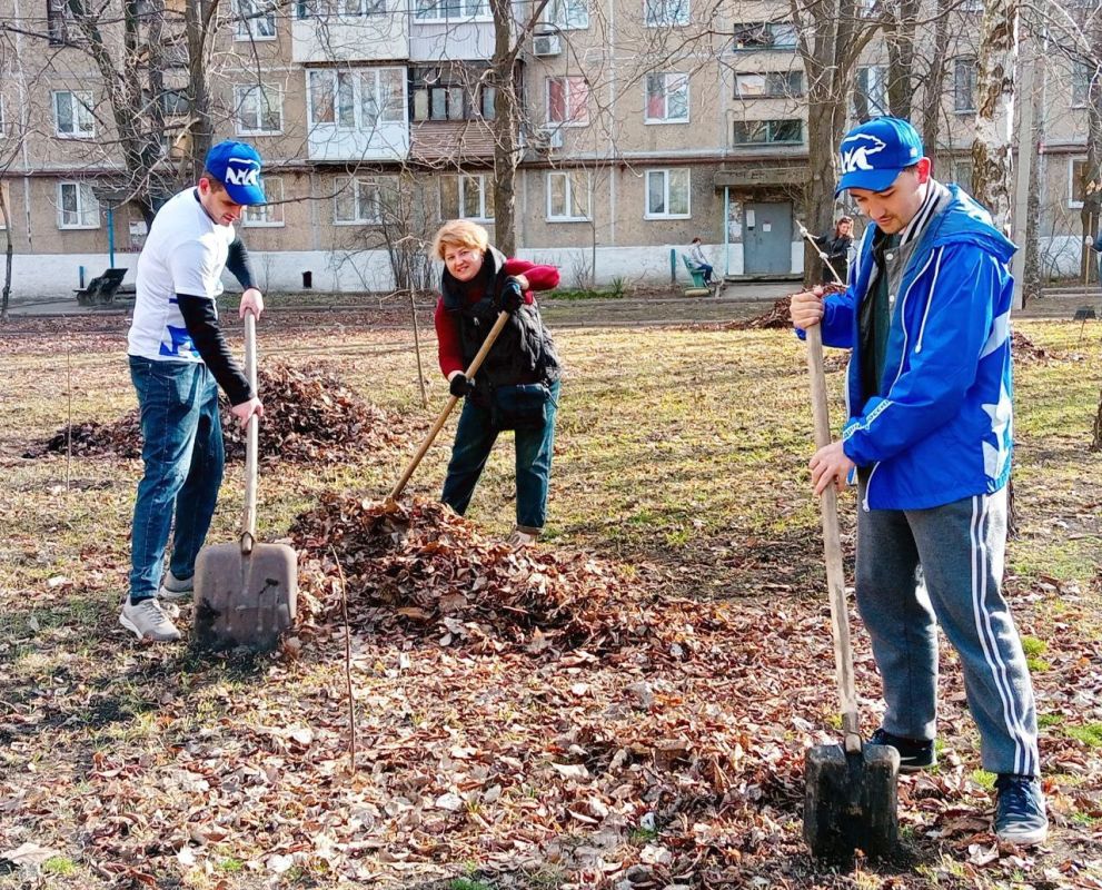 Наталья Бегуненко: Субботник Управы Петровского внутригородского района Администрации городского округа Донецк Наталья Бегуненко: Субботник Управы Петровского внутригородского района Администрации городского округа Донецк