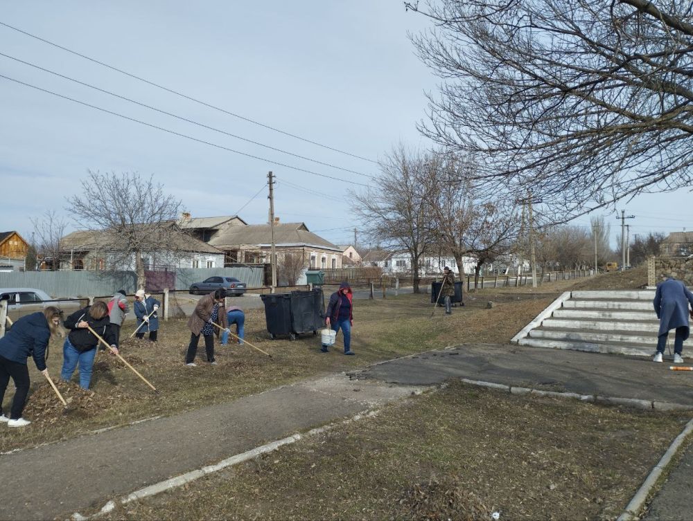Пгт. Старый Крым присоединился к Республиканскому субботнику Пгт. Старый Крым присоединился к Республиканскому субботнику