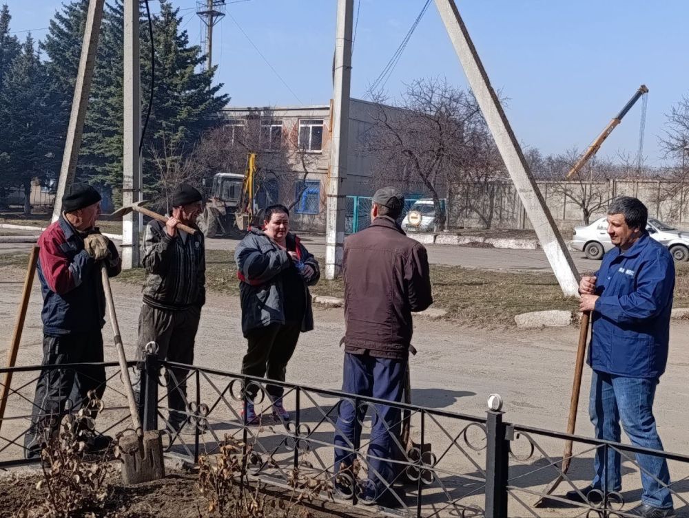 Филиал "Енакиевское ПУВКХ" ГУП ДНР "ВОДА ДОНБАССА" принял участие в общегородском субботнике Филиал "Енакиевское ПУВКХ" ГУП ДНР "ВОДА ДОНБАССА" принял участие в общегородском субботнике