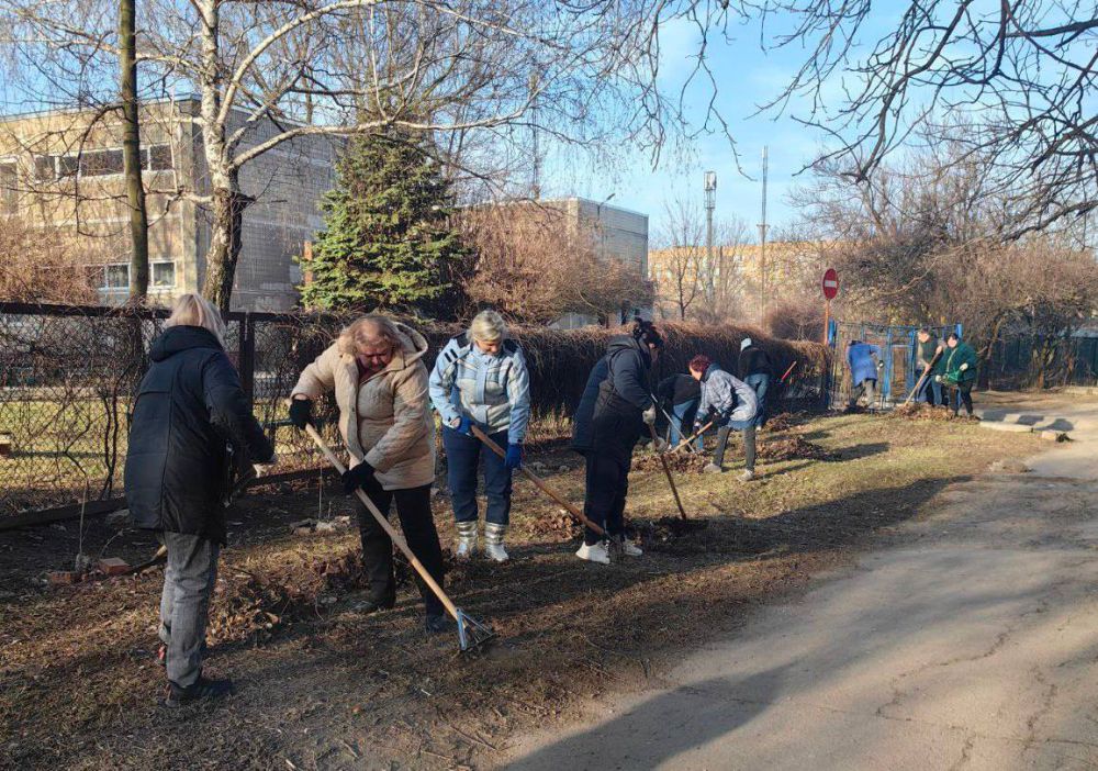 Субботник в Пролетарском районе Субботник в Пролетарском районе