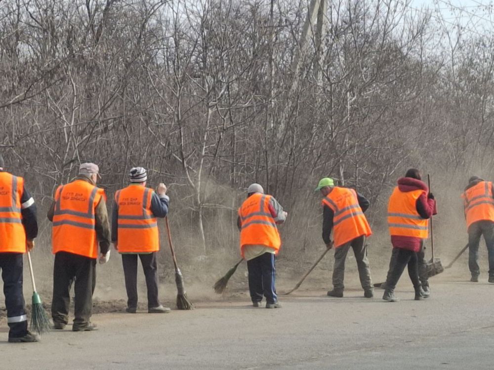Филиал "Енакиевское ПУВКХ" ГУП ДНР "ВОДА ДОНБАССА" принял участие в общегородском субботнике Филиал "Енакиевское ПУВКХ" ГУП ДНР "ВОДА ДОНБАССА" принял участие в общегородском субботнике