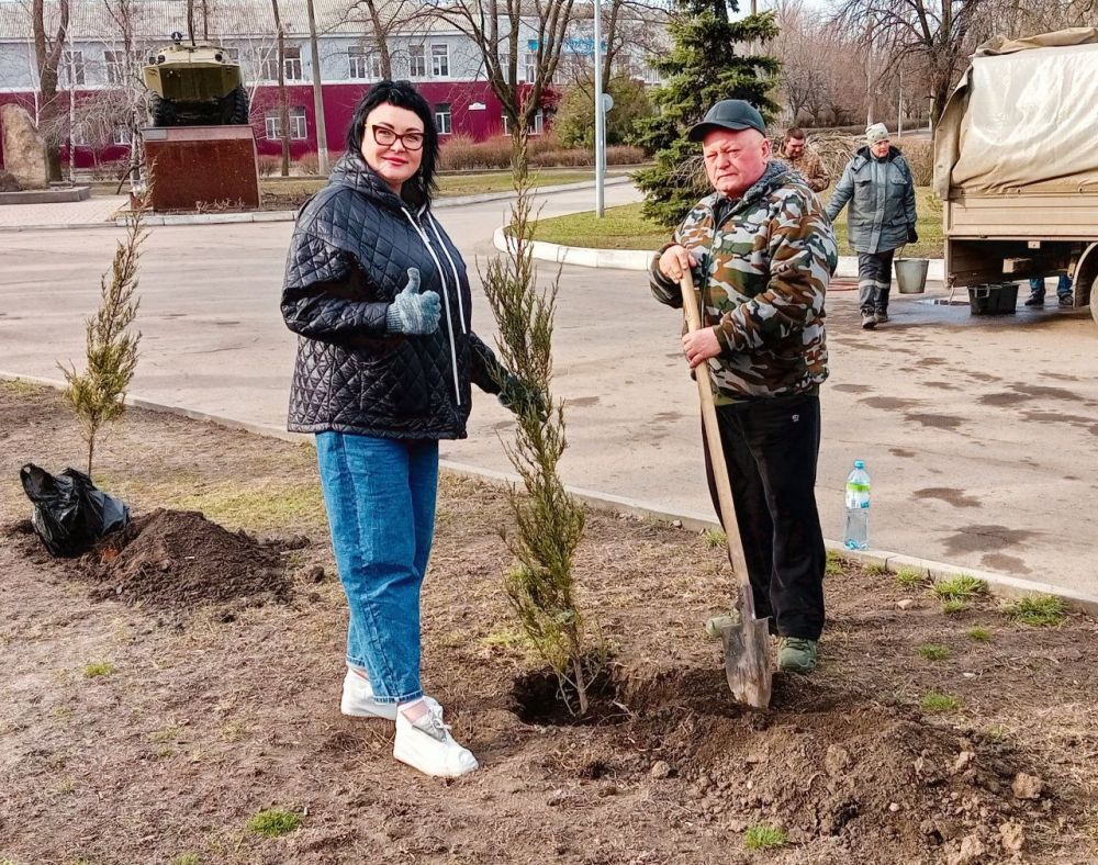 Наталья Бегуненко: Субботник Управы Петровского внутригородского района Администрации городского округа Донецк Наталья Бегуненко: Субботник Управы Петровского внутригородского района Администрации городского округа Донецк