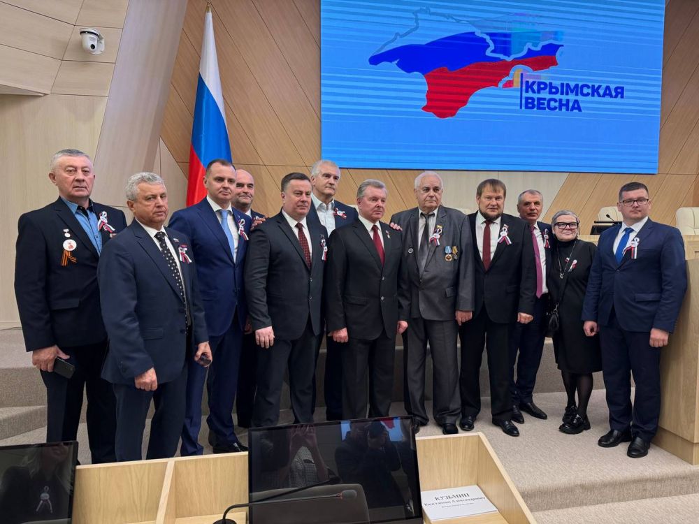 Сегодня совместно с Председателем Народного Совета ДНР Константином Кузьминым посетили Республику Крым, где проходят памятные мероприятия, приуроченные к одиннадцатой годовщине празднования Общекрымского референдума и... Сегодня совместно с Председателем Народного Совета ДНР Константином Кузьминым посетили Республику Крым, где проходят памятные мероприятия, приуроченные к одиннадцатой годовщине празднования Общекрымского референдума и...