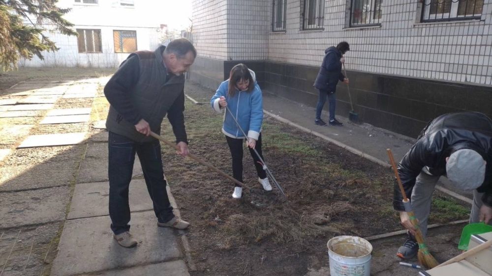 Сегодня коллектив Отдела образования присоединился к первому общереспубликанскому субботнику по благоустройству и санитарной очистке! Сегодня коллектив Отдела образования присоединился к первому общереспубликанскому субботнику по благоустройству и санитарной очистке!