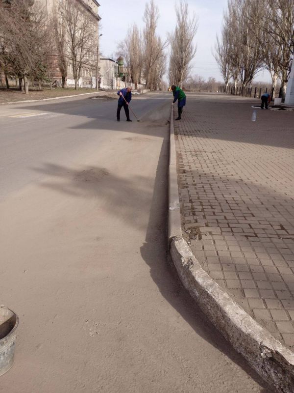 Ясиноватская дирекция ЖД перевозок ФГУП «ЖДН» на субботнике! Ясиноватская дирекция ЖД перевозок ФГУП «ЖДН» на субботнике!