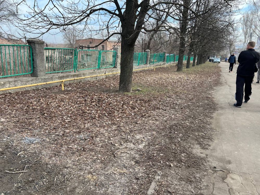 В Ленинском районе г. Донецка активно проходят субботники В Ленинском районе г. Донецка активно проходят субботники