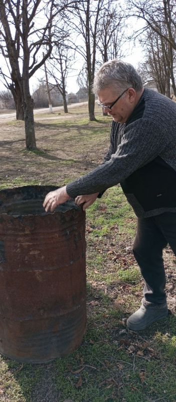 15.03.2025 г. МБУ "Зачатовский СДК" совместно с Зачатовской библиотекой и участниками клубных формирований провели первый субботник 15.03.2025 г. МБУ "Зачатовский СДК" совместно с Зачатовской библиотекой и участниками клубных формирований провели первый субботник
