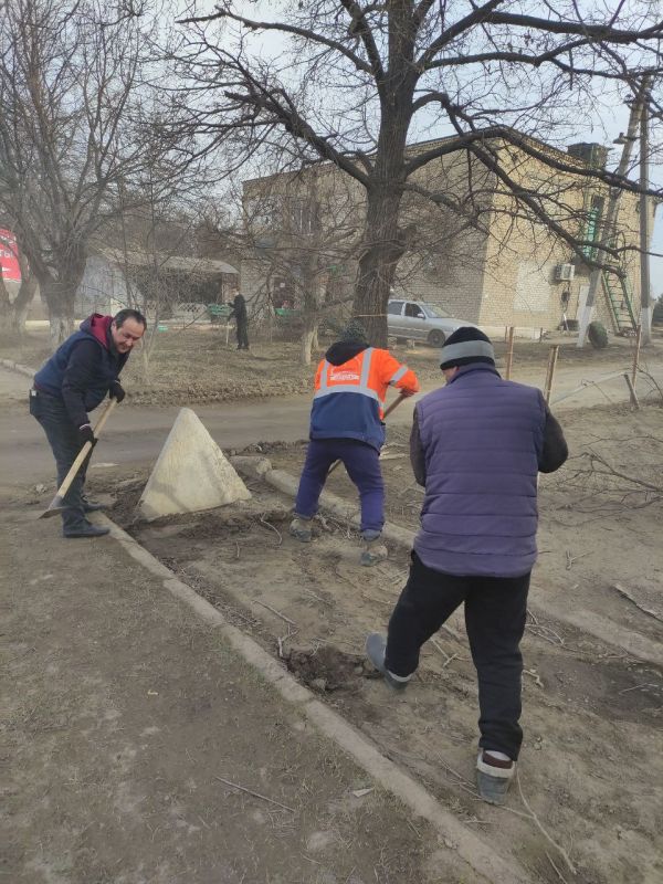 Сергей Желновач: Сегодня, в пгт Луганское прошел первый общереспубликанский субботник Сергей Желновач: Сегодня, в пгт Луганское прошел первый общереспубликанский субботник
