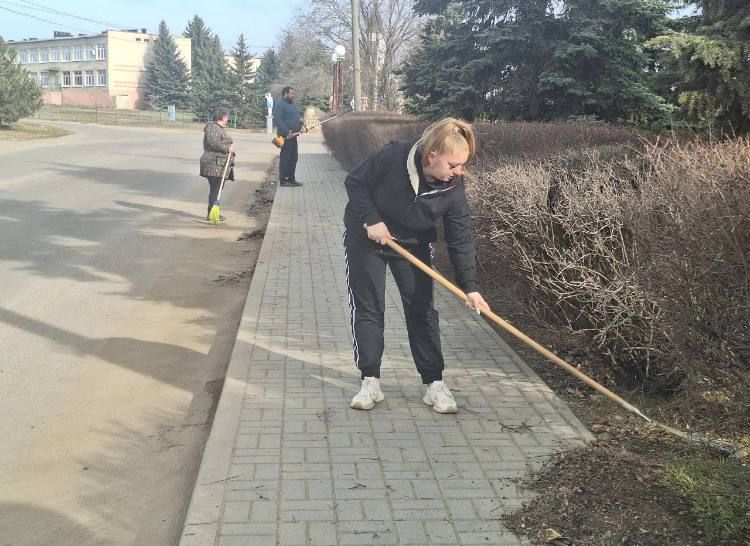 Коллектив Урзуфского Дома культуры принял активное участие в общереспубликанском субботнике Коллектив Урзуфского Дома культуры принял активное участие в общереспубликанском субботнике