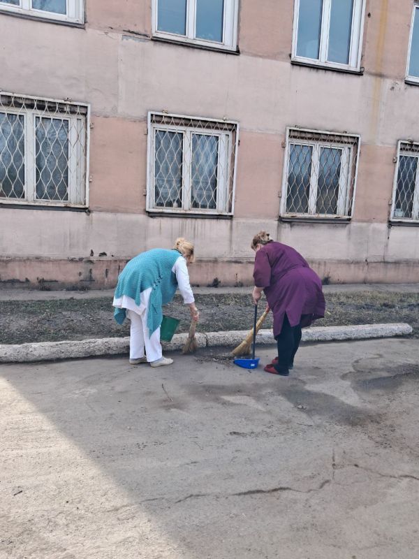 Сотрудники городской больницы №2 приняли участие в общереспубликанском субботнике Сотрудники городской больницы №2 приняли участие в общереспубликанском субботнике