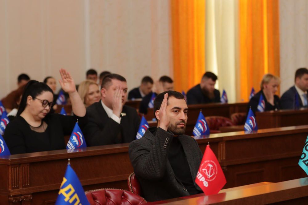 В Народном Совете, в рамках «Правительственного часа», министр транспорта ДНР Александр Бондаренко выступил с докладом В Народном Совете, в рамках «Правительственного часа», министр транспорта ДНР Александр Бондаренко выступил с докладом