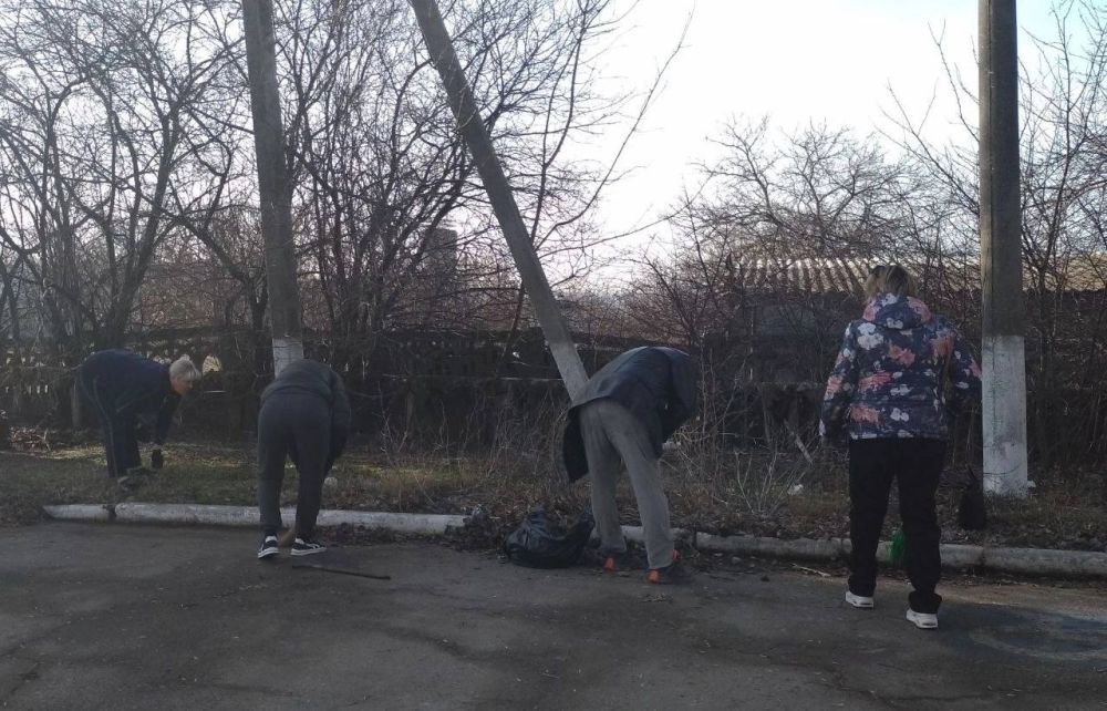 Сегодня коллектив Отдела образования присоединился к первому общереспубликанскому субботнику по благоустройству и санитарной очистке! Сегодня коллектив Отдела образования присоединился к первому общереспубликанскому субботнику по благоустройству и санитарной очистке!