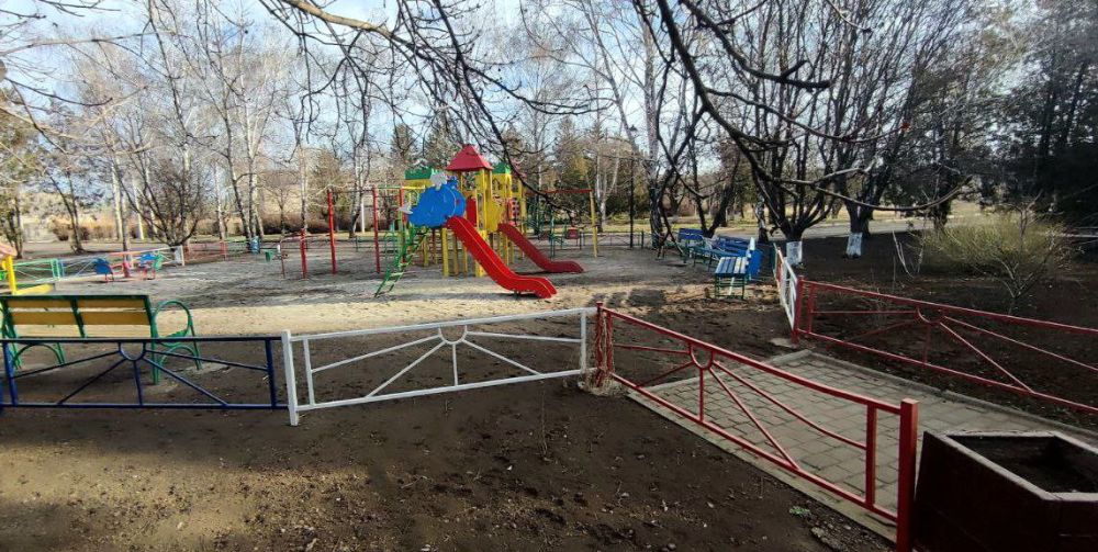 МБУ "Степнянский ДК ". марта , сотрудники Дома культуры и сельской библиотеки приняли участие в республиканском субботнике! Приведя в порядок прилегающую территорию Дома культуры, активно участвовали в уборке центра... МБУ "Степнянский ДК ". марта , сотрудники Дома культуры и сельской библиотеки приняли участие в республиканском субботнике! Приведя в порядок прилегающую территорию Дома культуры, активно участвовали в уборке центра...