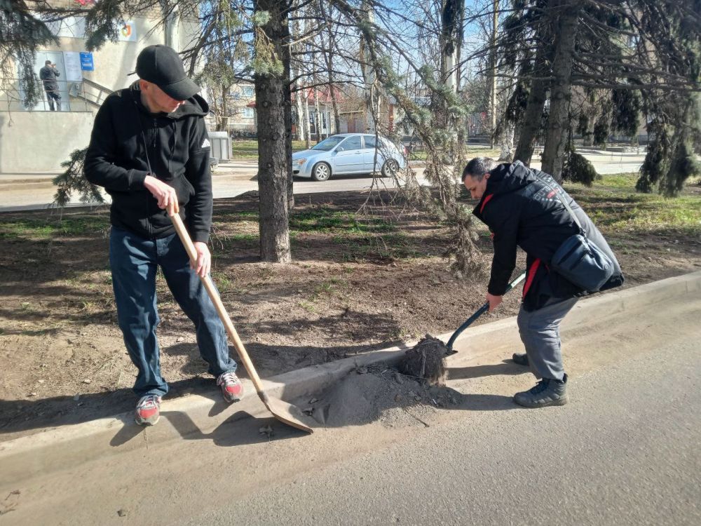 Наталья Великодная: Сегодня жители Тельмановского муниципального округа присоединились к общереспубликанскому субботнику Наталья Великодная: Сегодня жители Тельмановского муниципального округа присоединились к общереспубликанскому субботнику