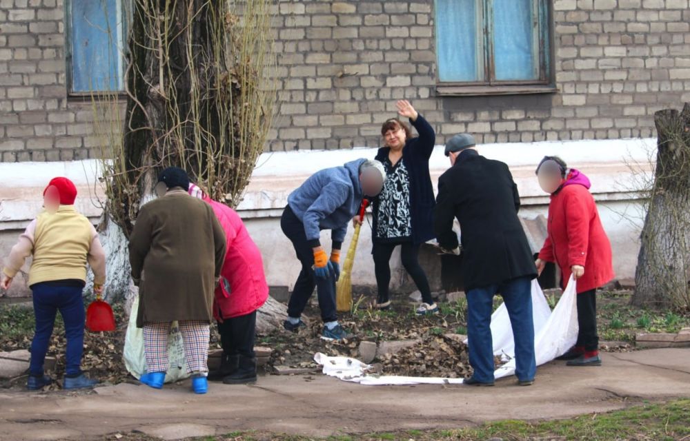 В Донецкой Народной Республике стартовал общереспубликанский месячник по благоустройству территории, который направлен на улучшение условий жизни и создание комфортной городской среды В Донецкой Народной Республике стартовал общереспубликанский месячник по благоустройству территории, который направлен на улучшение условий жизни и создание комфортной городской среды