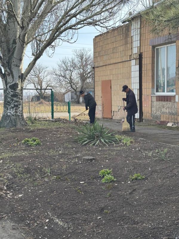 Ялтинский Дом культуры принял участие в общереспубликанском субботнике Ялтинский Дом культуры принял участие в общереспубликанском субботнике