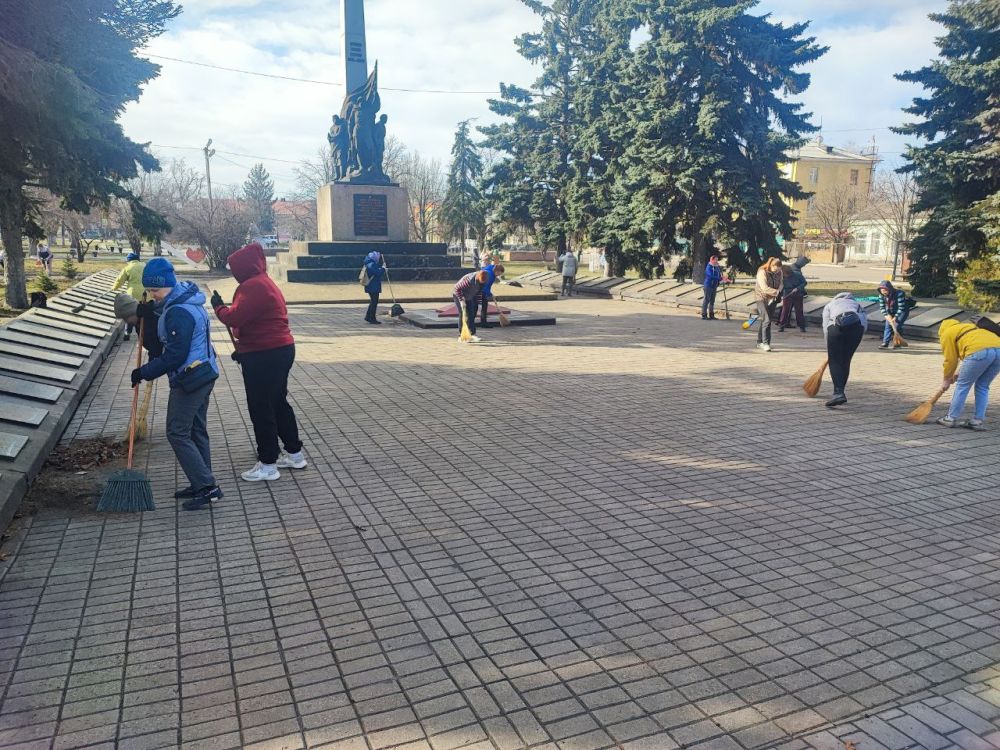 Городской округ Дебальцево принимает активное участие в общереспубликанском субботнике Городской округ Дебальцево принимает активное участие в общереспубликанском субботнике