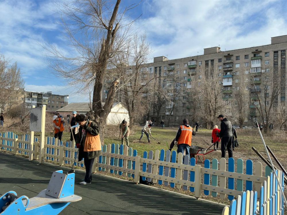 Денис Зубов: Субботник в Иловайске. Сегодня, 15 марта, в городском округе Иловайск состоялся общереспубликанский субботник в рамках серии мероприятий «Зеленый Донбасс» по благоустройству и озеленению территорий... Денис Зубов: Субботник в Иловайске. Сегодня, 15 марта, в городском округе Иловайск состоялся общереспубликанский субботник в рамках серии мероприятий «Зеленый Донбасс» по благоустройству и озеленению территорий...