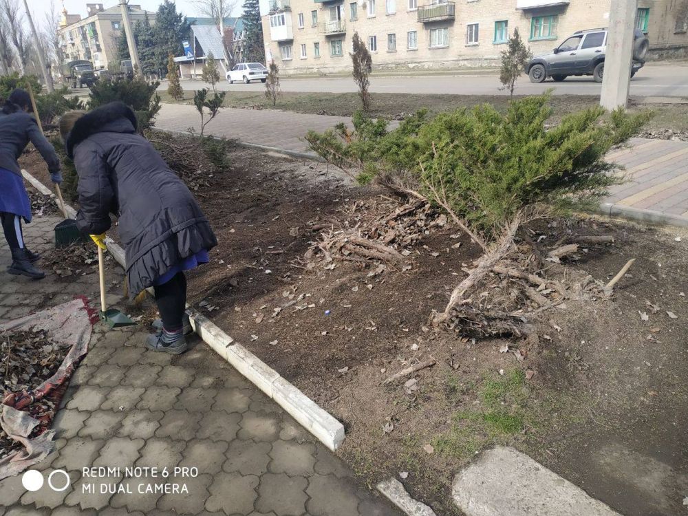 Ясиноватская дирекция ЖД перевозок ФГУП «ЖДН» на субботнике! Ясиноватская дирекция ЖД перевозок ФГУП «ЖДН» на субботнике!