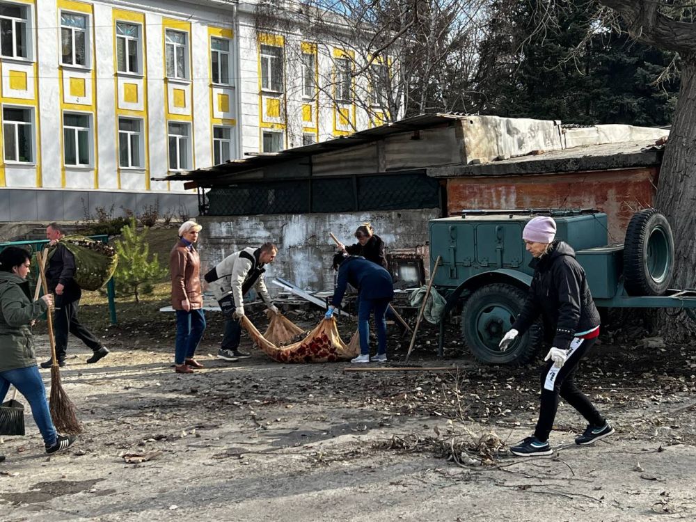 Сергей Желновач: Коллектив ГБОУ "Мироновская школа N9 г.о.Дебальцево"принял активное участие в республиканском субботнике Сергей Желновач: Коллектив ГБОУ "Мироновская школа N9 г.о.Дебальцево"принял активное участие в республиканском субботнике