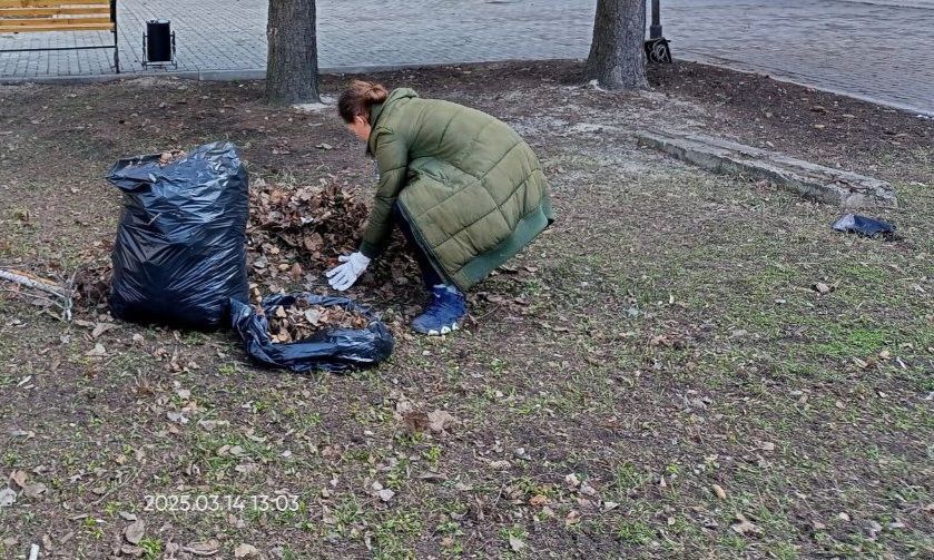 Депутаты и аппарат Ясиноватского муниципального совета приняли участие в Общереспубликанском субботнике Депутаты и аппарат Ясиноватского муниципального совета приняли участие в Общереспубликанском субботнике