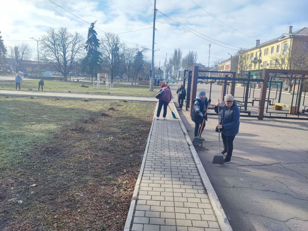 Сергей Желновач: Городской округ Дебальцево принимает активное участие в общереспубликанском субботнике Сергей Желновач: Городской округ Дебальцево принимает активное участие в общереспубликанском субботнике