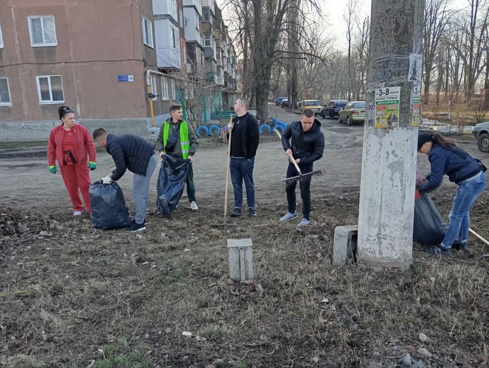 ГБУ ДНР "Городская Стоматологическая Поликлиника г. Харцызска приняла участие в Республиканском субботнике своим дружным коллективом ГБУ ДНР "Городская Стоматологическая Поликлиника г. Харцызска приняла участие в Республиканском субботнике своим дружным коллективом