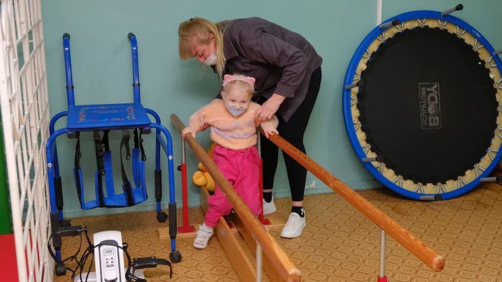 Анна Кузнецова: С руководством детского клинического центра медицинской реабилитации Донецка договорились о дополнительной помощи маленьким пациентам Анна Кузнецова: С руководством детского клинического центра медицинской реабилитации Донецка договорились о дополнительной помощи маленьким пациентам