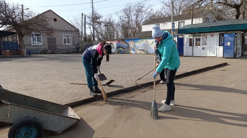 Сегодня, 15 марта Юрьевский сельский клуб принял участие в общереспубликанском субботнике Сегодня, 15 марта Юрьевский сельский клуб принял участие в общереспубликанском субботнике