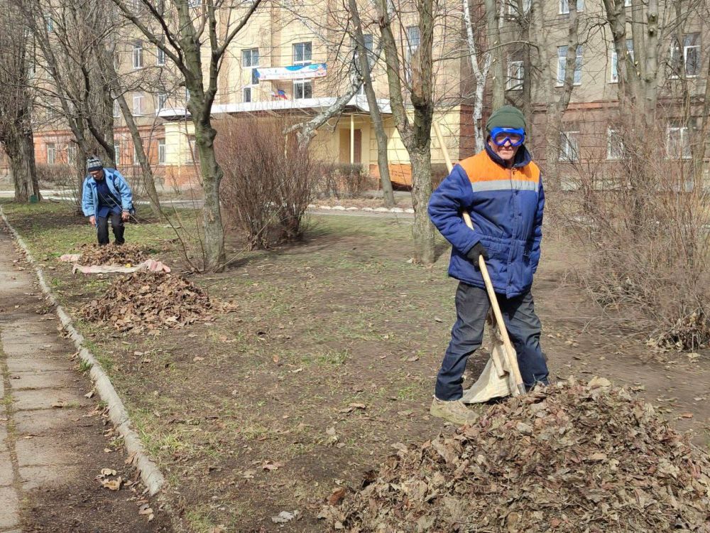 ГБПОУ «ЯСТТС» на субботнике! ГБПОУ «ЯСТТС» на субботнике!