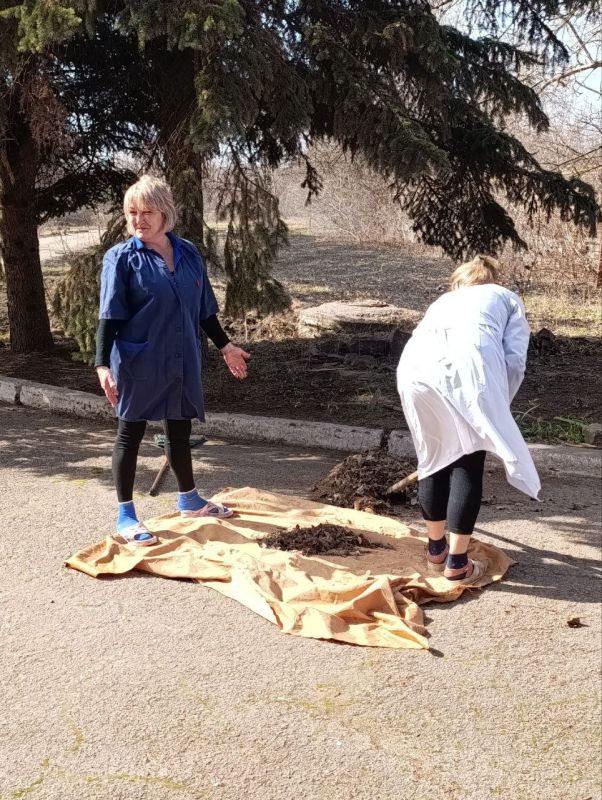 Филиал "Енакиевское ПУВКХ" ГУП ДНР "ВОДА ДОНБАССА" принял участие в общегородском субботнике Филиал "Енакиевское ПУВКХ" ГУП ДНР "ВОДА ДОНБАССА" принял участие в общегородском субботнике