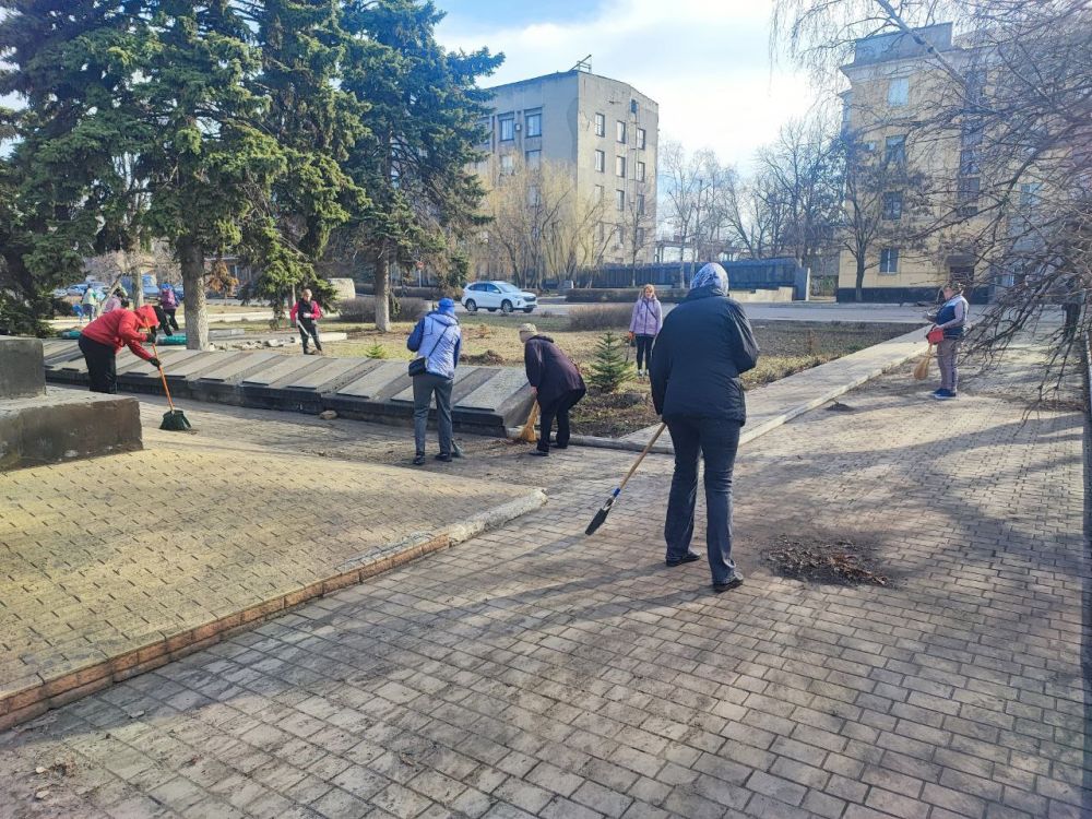 Городской округ Дебальцево принимает активное участие в общереспубликанском субботнике Городской округ Дебальцево принимает активное участие в общереспубликанском субботнике
