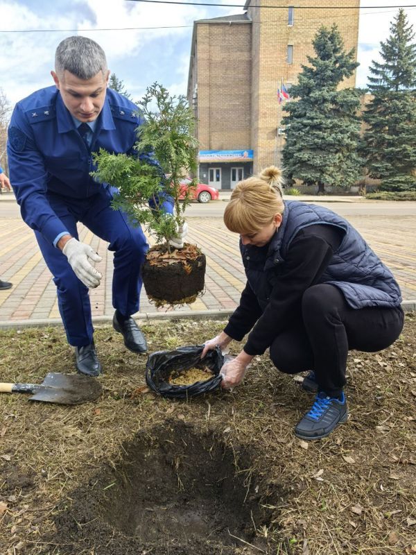 Министр транспорта ДНР Александр Бондаренко, ВРИП главы Ясиноватского муниципального округа Александр Пеняев, Ясиноватский межрайонный прокурор Иван Китик, первый заместитель главы администрации Ясиноватского муниципального... Министр транспорта ДНР Александр Бондаренко, ВРИП главы Ясиноватского муниципального округа Александр Пеняев, Ясиноватский межрайонный прокурор Иван Китик, первый заместитель главы администрации Ясиноватского муниципального...