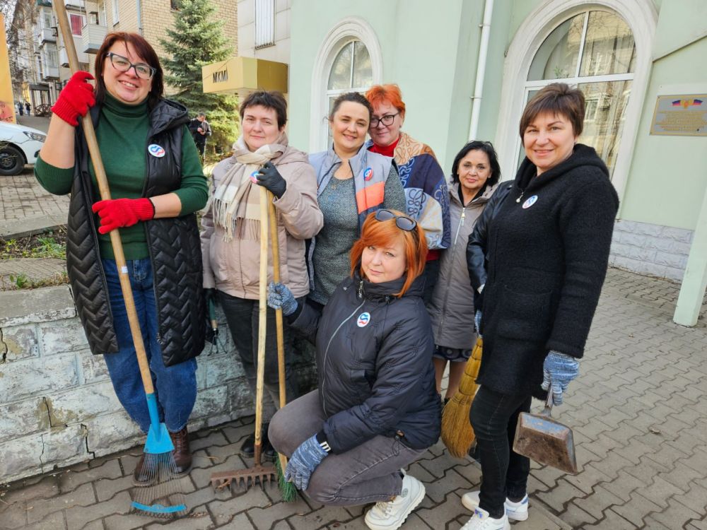 Сотрудники ОСФР по ДНР приняли участие в общереспубликанском субботнике Сотрудники ОСФР по ДНР приняли участие в общереспубликанском субботнике