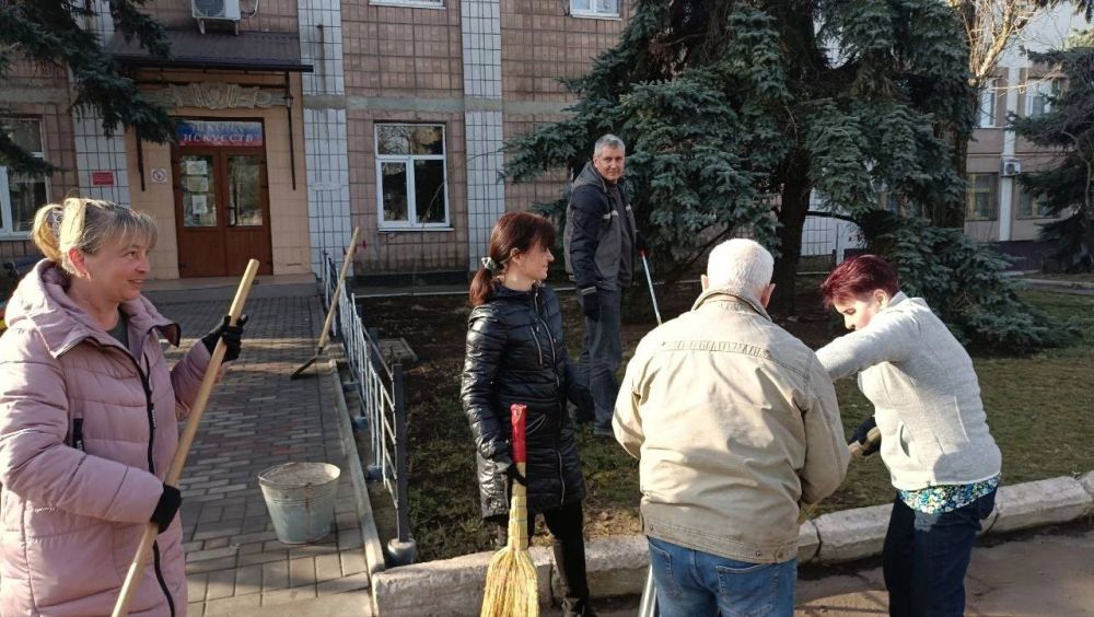 ДОБРАЯ ТРАДИЦИЯ - ВЕСЕННИЙ СУББОТНИК! ДОБРАЯ ТРАДИЦИЯ - ВЕСЕННИЙ СУББОТНИК!