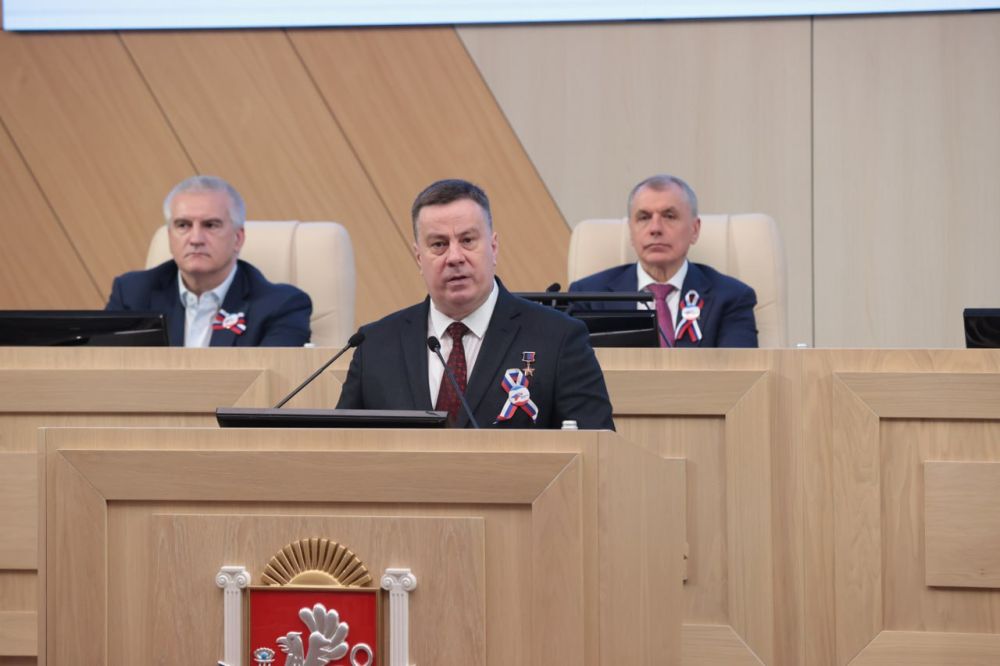 Сегодня совместно с Председателем Народного Совета ДНР Константином Кузьминым посетили Республику Крым, где проходят памятные мероприятия, приуроченные к одиннадцатой годовщине празднования Общекрымского референдума и... Сегодня совместно с Председателем Народного Совета ДНР Константином Кузьминым посетили Республику Крым, где проходят памятные мероприятия, приуроченные к одиннадцатой годовщине празднования Общекрымского референдума и...