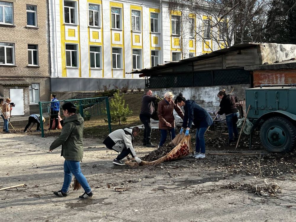 Сергей Желновач: Коллектив ГБОУ "Мироновская школа N9 г.о.Дебальцево"принял активное участие в республиканском субботнике Сергей Желновач: Коллектив ГБОУ "Мироновская школа N9 г.о.Дебальцево"принял активное участие в республиканском субботнике