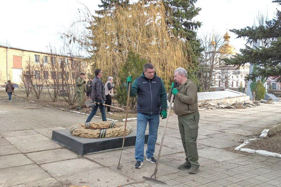 Олег Трофимов: В Старобешево принял участие в Общереспубликанском субботнике Олег Трофимов: В Старобешево принял участие в Общереспубликанском субботнике