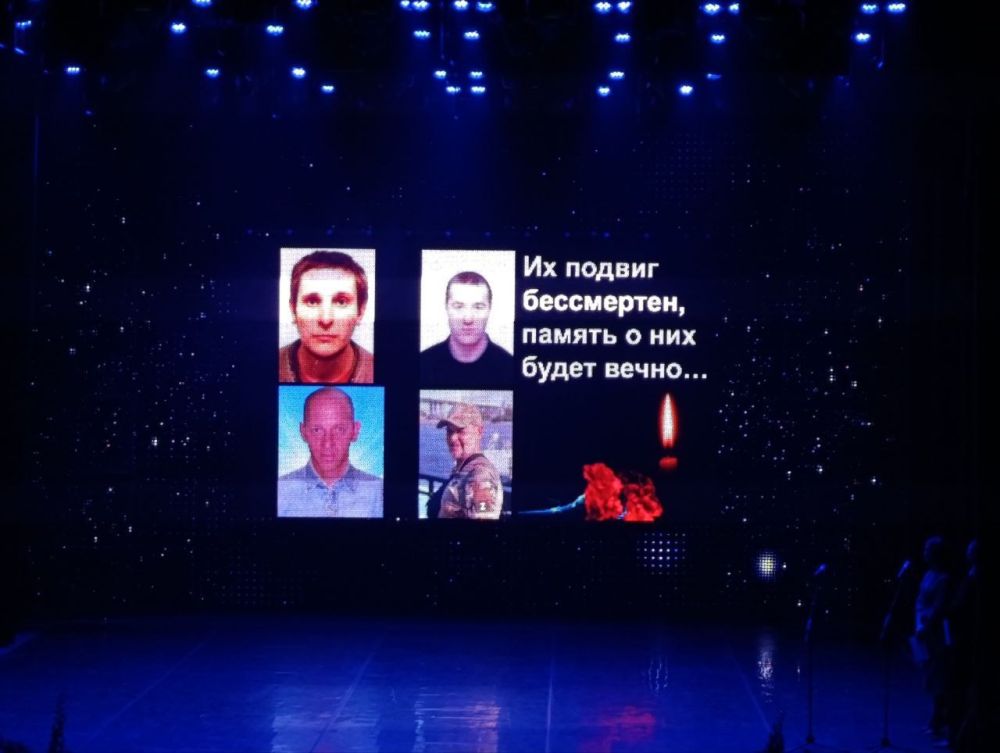 Активистам ОД ДР и Единой России – сотрудникам «Донбасстеплоэнерго» вручили заслуженные награды ко Дню работников бытового обслуживания населения и жилищно-коммунального хозяйства Активистам ОД ДР и Единой России – сотрудникам «Донбасстеплоэнерго» вручили заслуженные награды ко Дню работников бытового обслуживания населения и жилищно-коммунального хозяйства