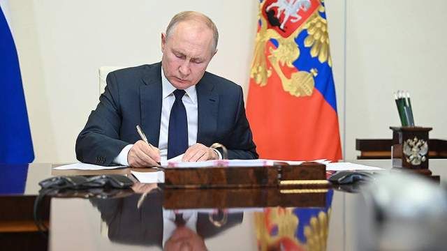 Для ветеранов боевых действий, участников СВО и членов их семей работает горячая линия Для ветеранов боевых действий, участников СВО и членов их семей работает горячая линия