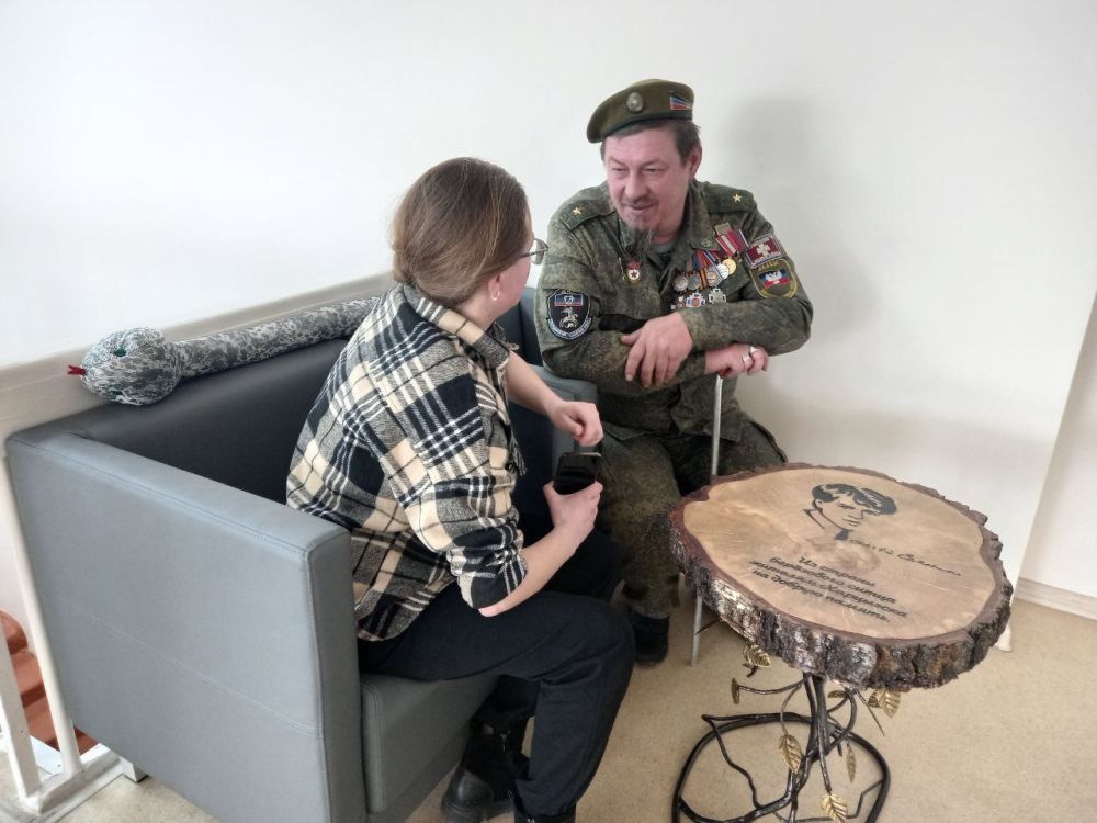Ветераны-защитники Донбасса встретились с делегацией Союза писателей России Ветераны-защитники Донбасса встретились с делегацией Союза писателей России