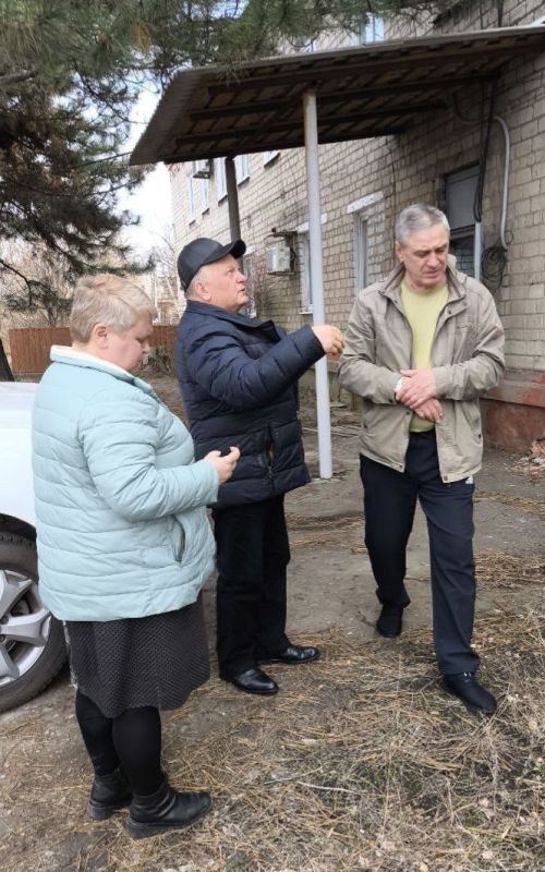 Наталья Бегуненко: В рамках проекта «УПРАВДОМ» партии «Единая Россия» организован комиссионный выезд в составе заместителя руководителя Управы Петровского внутригородского района Администрации городского округа Донецк Чуба... Наталья Бегуненко: В рамках проекта «УПРАВДОМ» партии «Единая Россия» организован комиссионный выезд в составе заместителя руководителя Управы Петровского внутригородского района Администрации городского округа Донецк Чуба...
