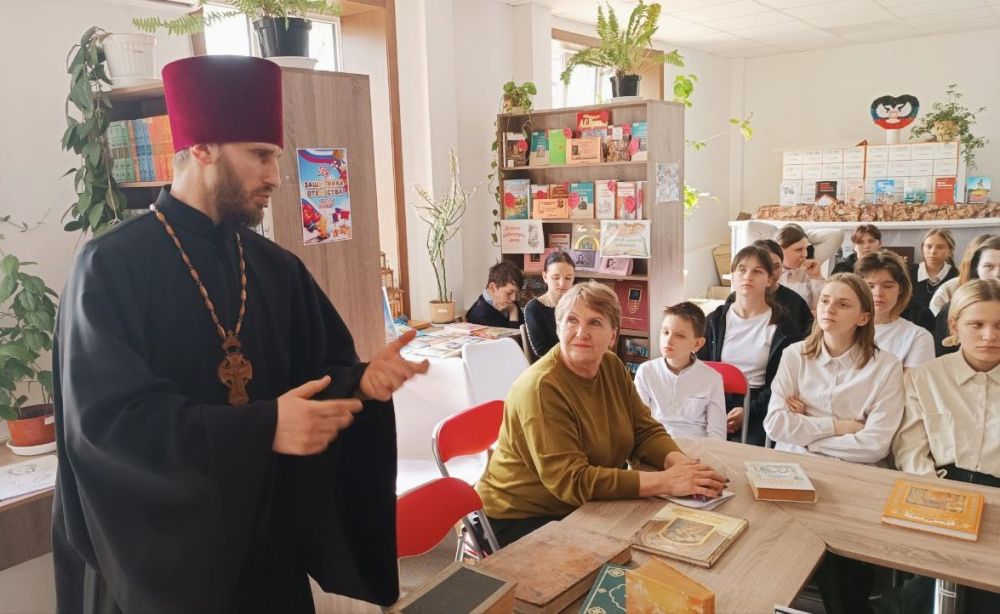 В библиотеках Снежного прошли культурные мероприятия В библиотеках Снежного прошли культурные мероприятия