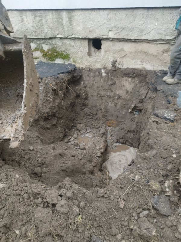 Сотрудниками ГУП ДНР "Вода Донбасса" совместно с подрядной организацией шеф-региона г. Москва, проводятся аварийно-восстановительные работы на сетях водоснабжения по ул. Пухова, 6А и ул. Речная, 28 в Ленинском... Сотрудниками ГУП ДНР "Вода Донбасса" совместно с подрядной организацией шеф-региона г. Москва, проводятся аварийно-восстановительные работы на сетях водоснабжения по ул. Пухова, 6А и ул. Речная, 28 в Ленинском...