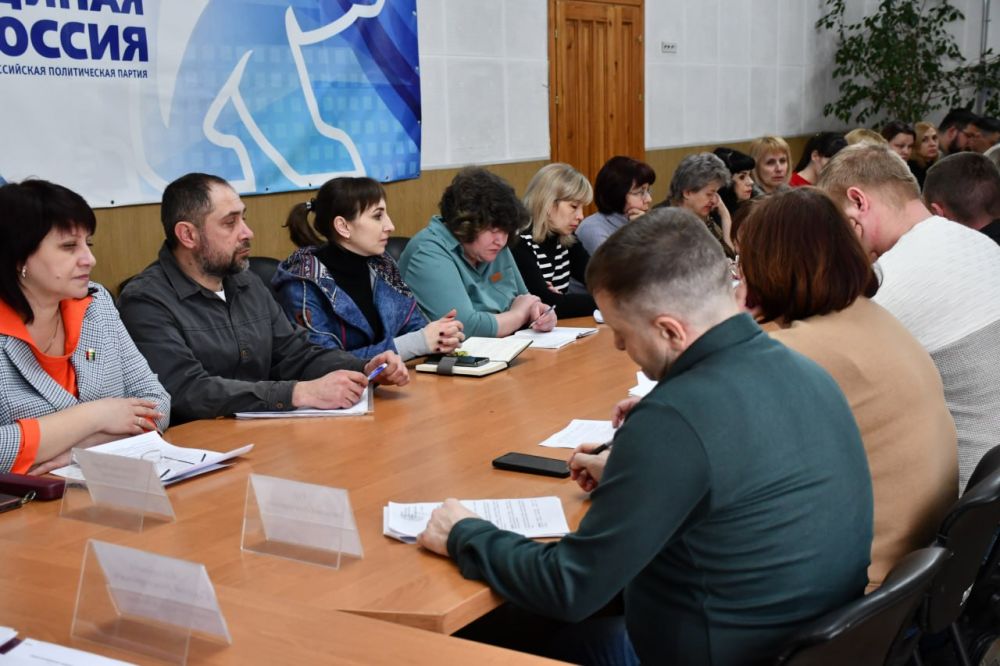 Сегодня, 17 марта 2025 года, глава муниципального образования городского округа Дебальцево Сергей Желновач, провел аппаратное совещание с начальниками управлений, отделов и секторов администрации городского округа... Сегодня, 17 марта 2025 года, глава муниципального образования городского округа Дебальцево Сергей Желновач, провел аппаратное совещание с начальниками управлений, отделов и секторов администрации городского округа...