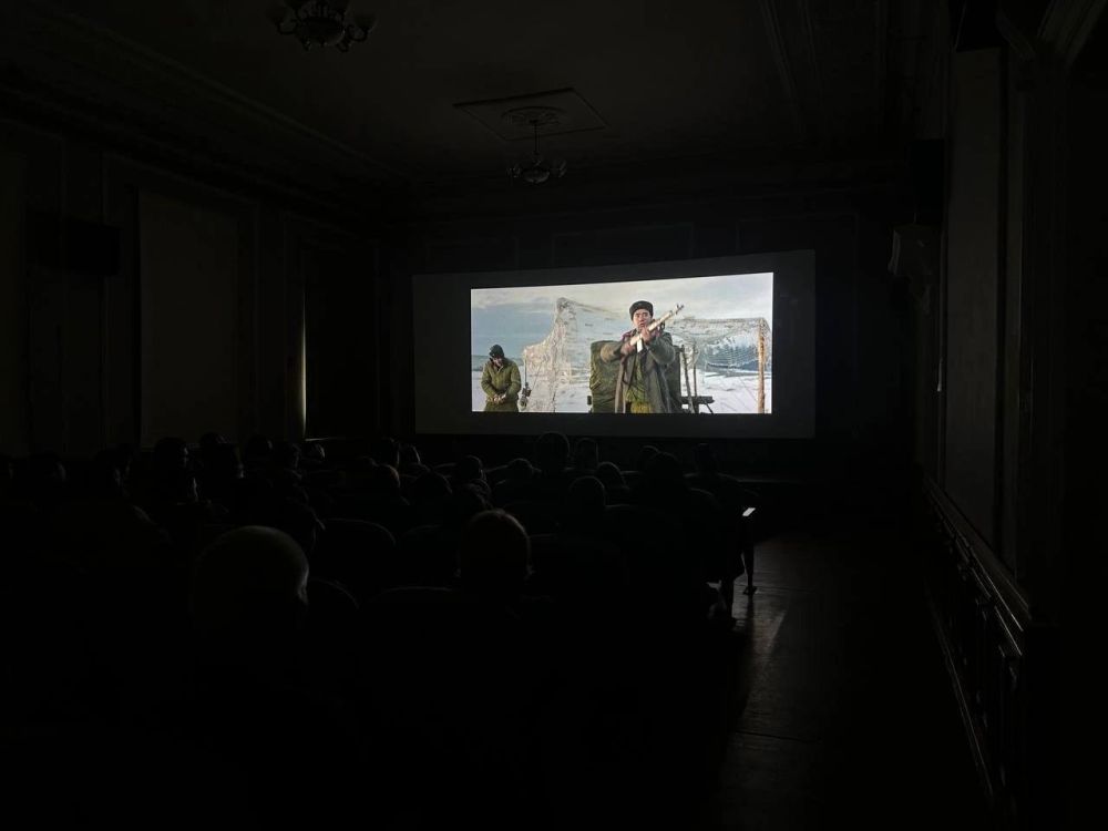 17 марта в Харцызском городском Дворце культуры состоялась трансляция фильма «28 панфиловцев» в честь бесплатной Всероссийской киноакции «Кино Победы!» от Фонда Кино 17 марта в Харцызском городском Дворце культуры состоялась трансляция фильма «28 панфиловцев» в честь бесплатной Всероссийской киноакции «Кино Победы!» от Фонда Кино