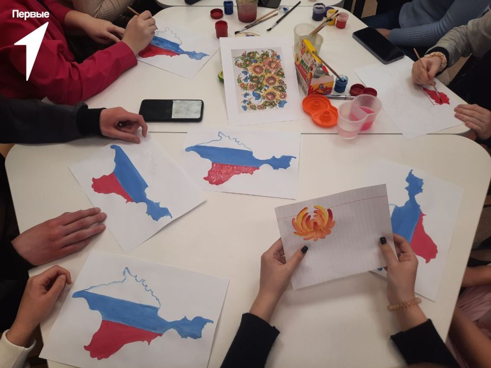 Краски Крыма: вдохновение и творчество в Мангушской школе! Краски Крыма: вдохновение и творчество в Мангушской школе!