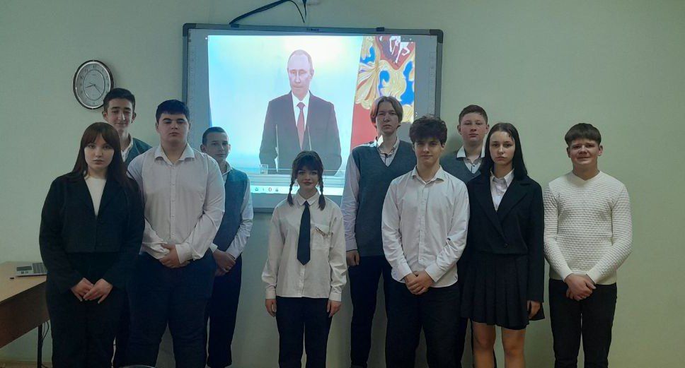 17 марта сотрудники городского музея для участников клуба «Патриот» учащихся ГБОУ «Школа №3 г.о. Дебальцево» представили для просмотра фильм «Русский Крым и Севастополь» 17 марта сотрудники городского музея для участников клуба «Патриот» учащихся ГБОУ «Школа №3 г.о. Дебальцево» представили для просмотра фильм «Русский Крым и Севастополь»