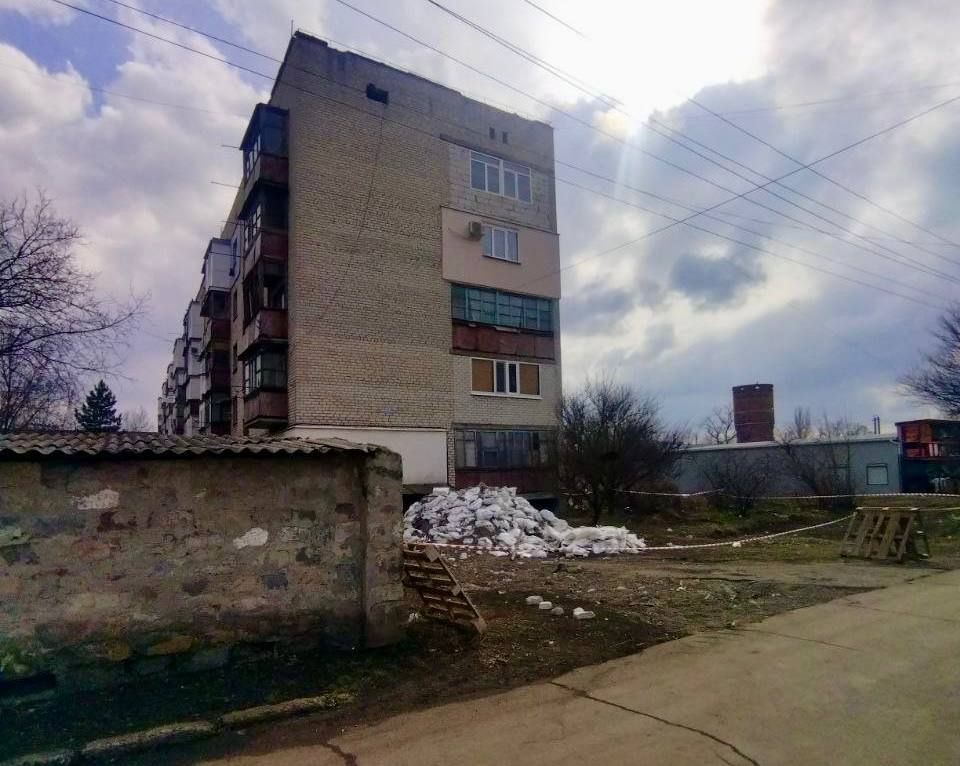 Денис Зубов: В городском округе Иловайск подрядной организацией Нижегородской области начаты подготовительные работы по капитальному ремонту мягкой кровли по адресам: Денис Зубов: В городском округе Иловайск подрядной организацией Нижегородской области начаты подготовительные работы по капитальному ремонту мягкой кровли по адресам: